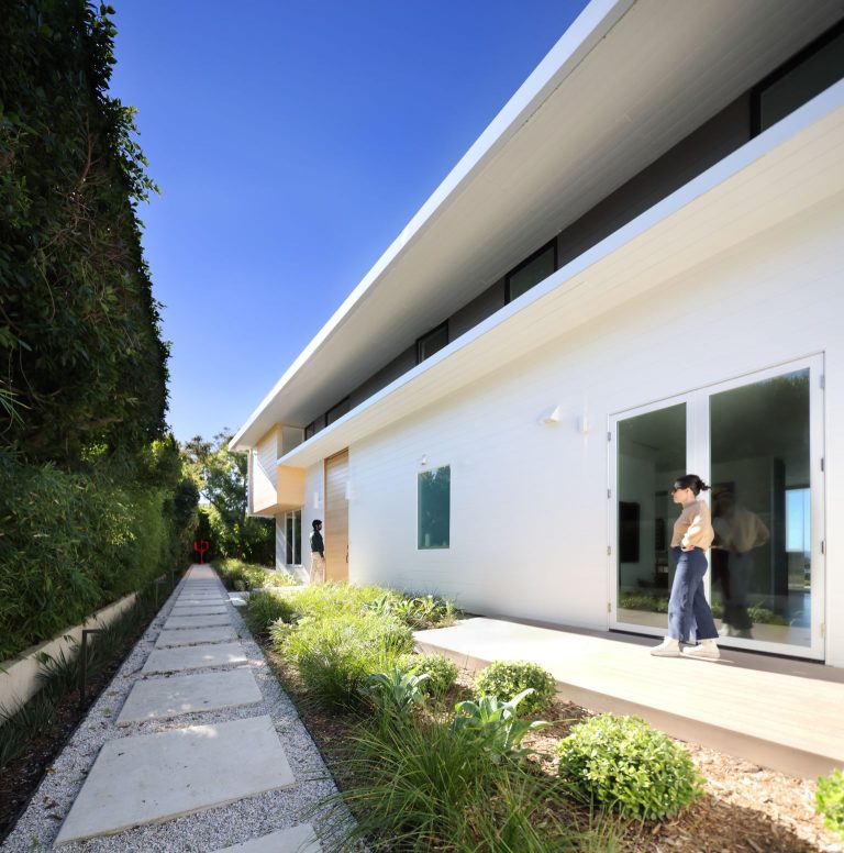 01 Entrance Side.jpg  768x776