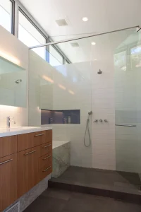 5 GREEN OAK MASTER BATH SMALLER 200x300