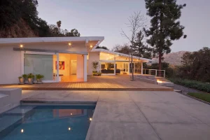 171 HOL PeterTolkin Photo 01 house ext dusk 300x200