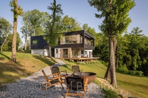 2025PB14 5708 300x200