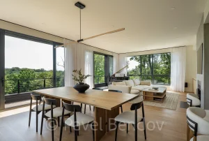 2025PB14 5947 300x202